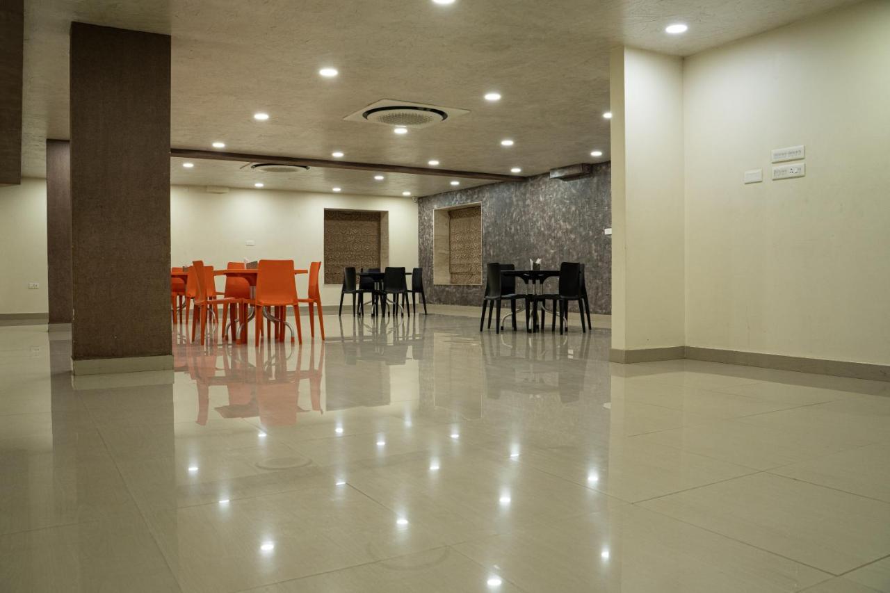 Nk7 Guest House Καλκούτα Εξωτερικό φωτογραφία