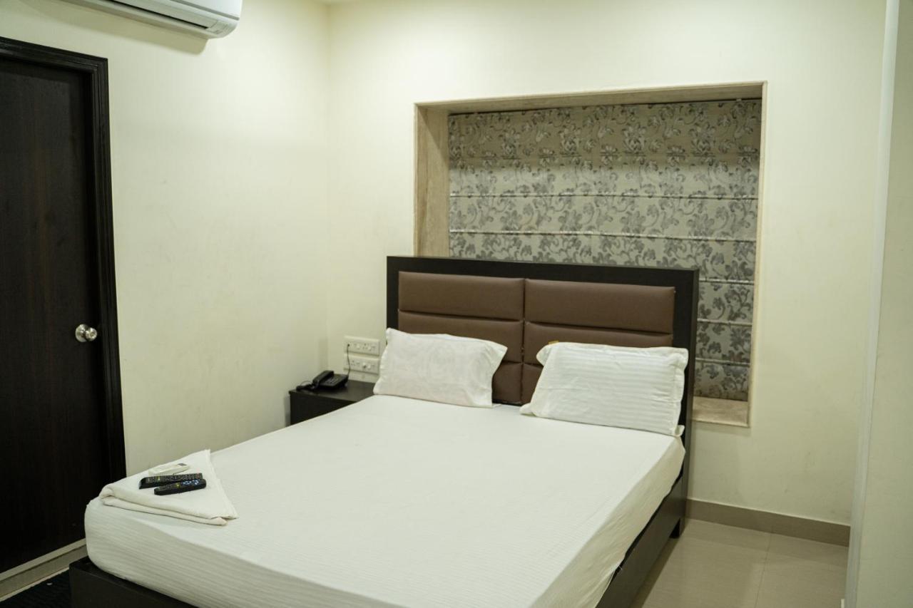 Nk7 Guest House Καλκούτα Εξωτερικό φωτογραφία