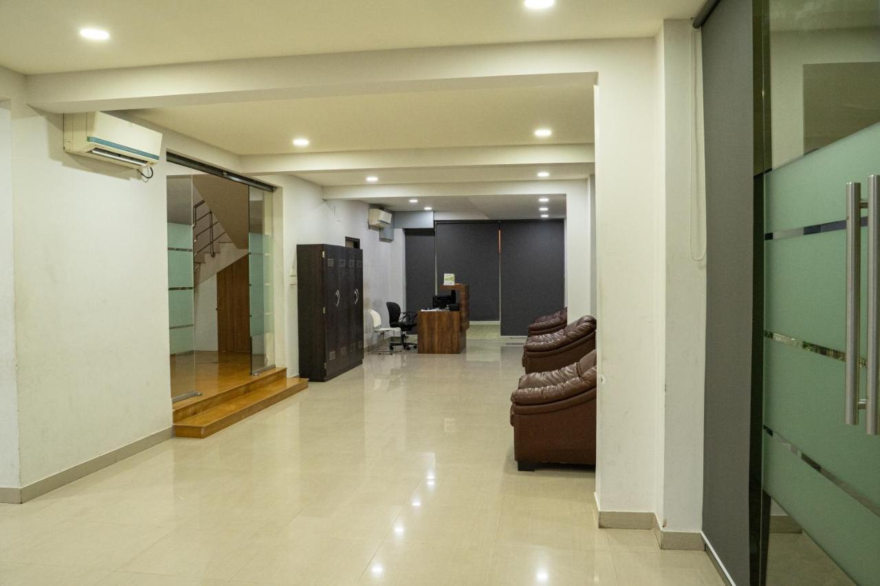 Nk7 Guest House Καλκούτα Εξωτερικό φωτογραφία