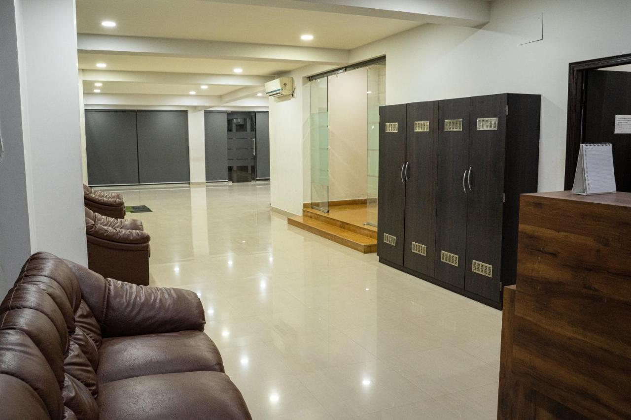 Nk7 Guest House Καλκούτα Εξωτερικό φωτογραφία
