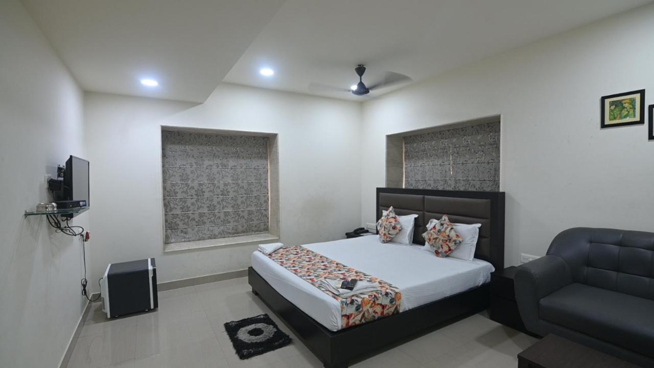 Nk7 Guest House Καλκούτα Εξωτερικό φωτογραφία