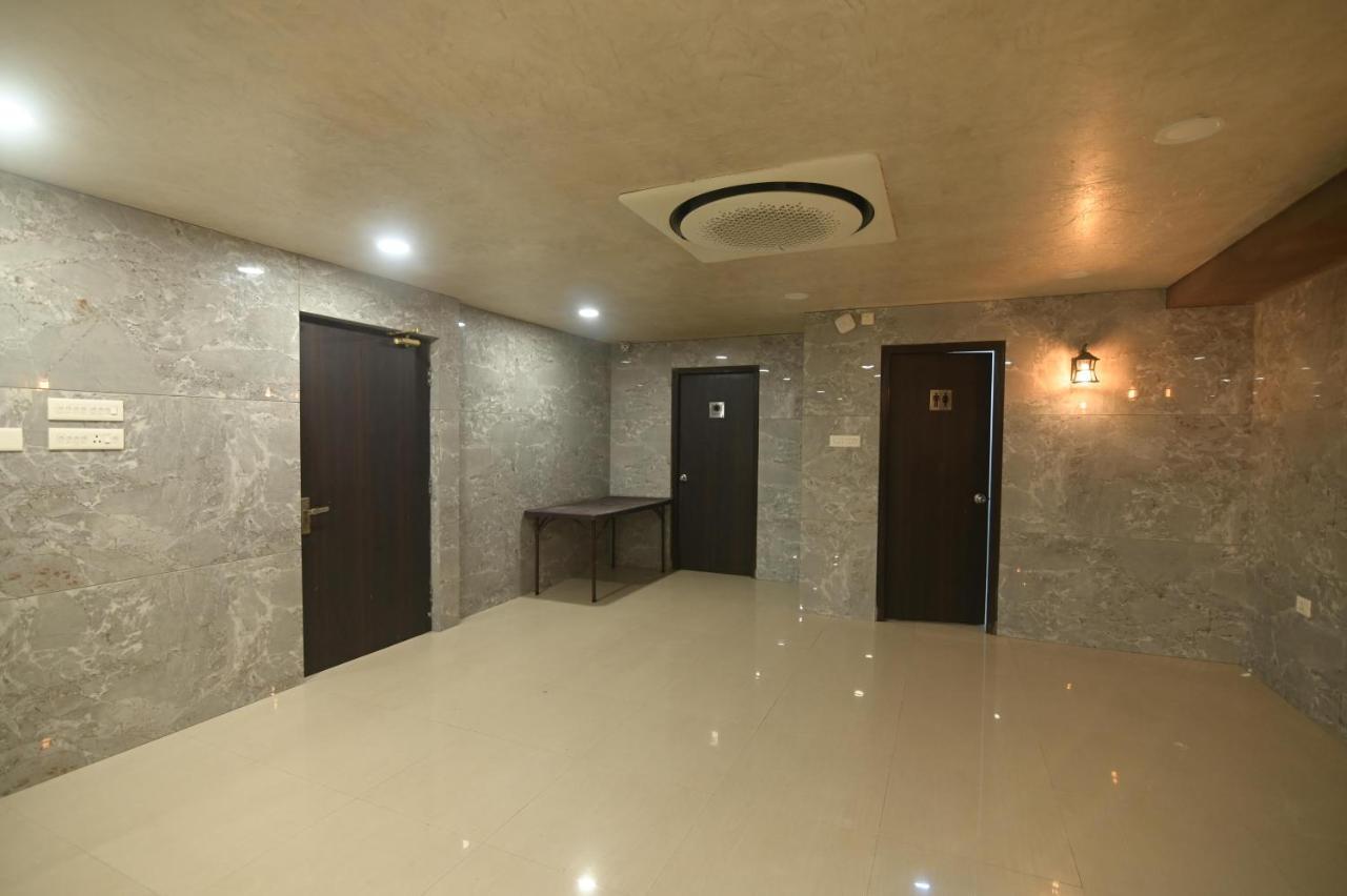 Nk7 Guest House Καλκούτα Εξωτερικό φωτογραφία