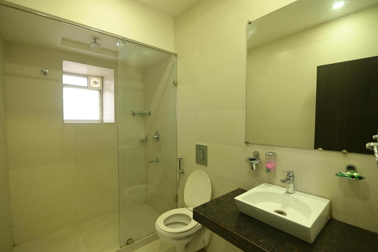 Nk7 Guest House Καλκούτα Εξωτερικό φωτογραφία