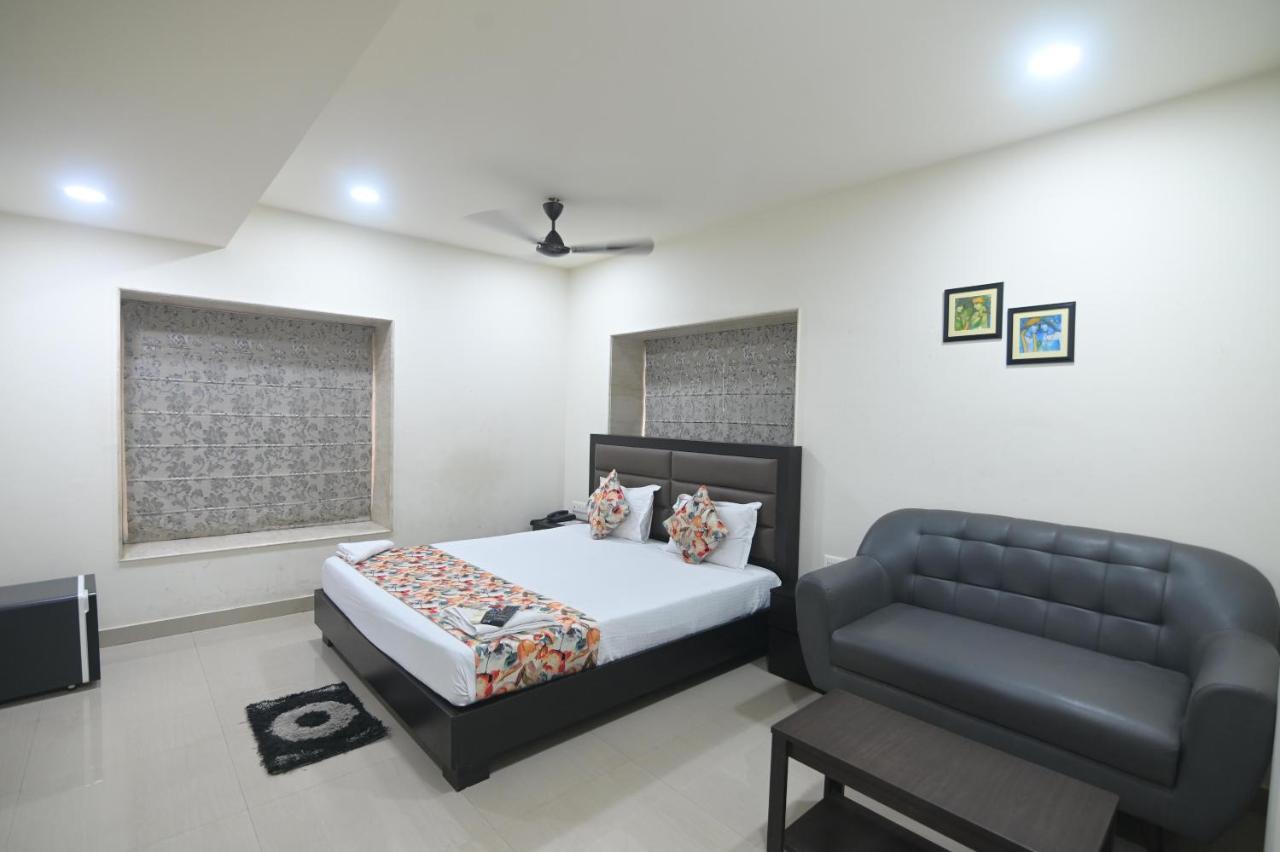 Nk7 Guest House Καλκούτα Εξωτερικό φωτογραφία